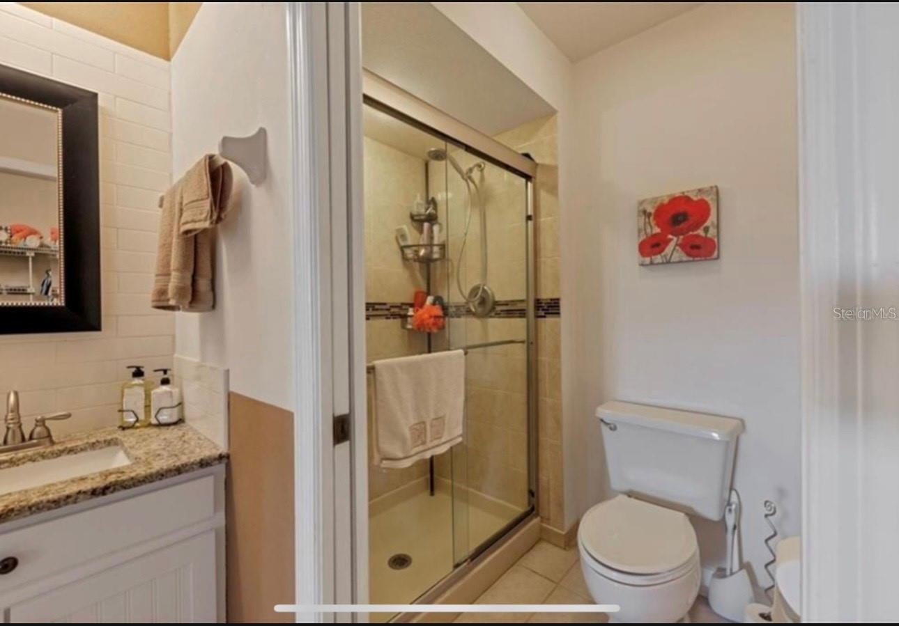 Image 8 of 9 For 4514 Weybridge 54