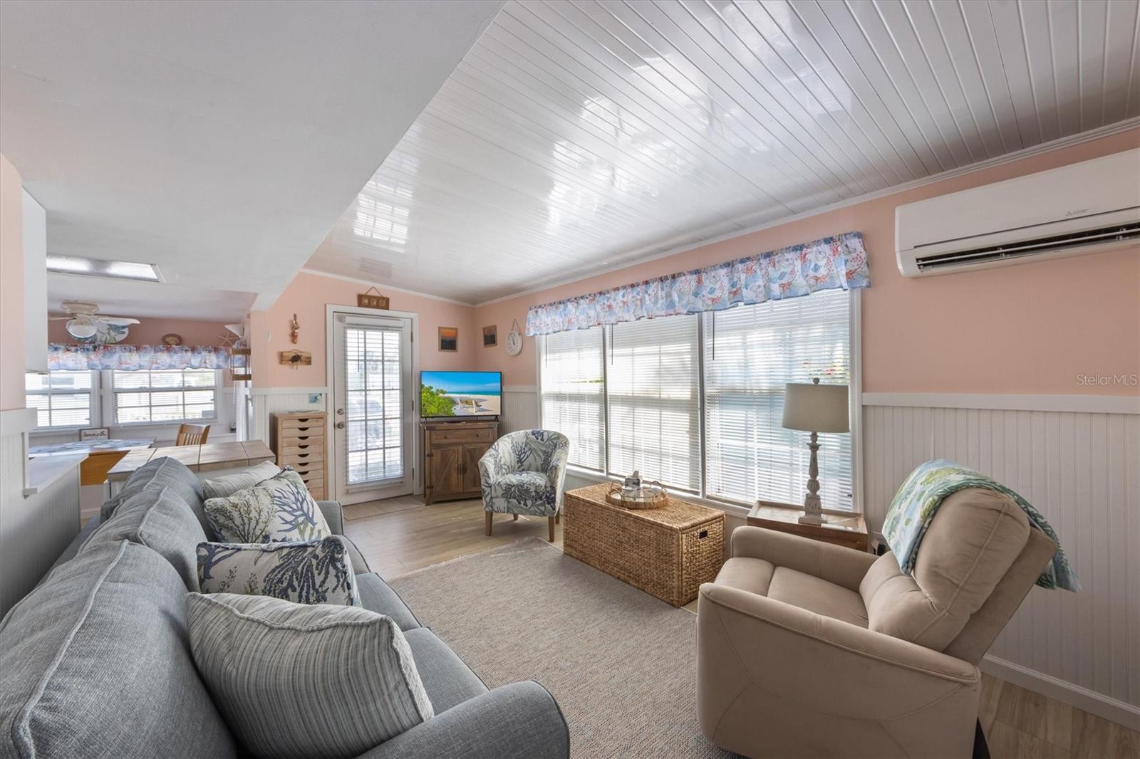 Image 6 of 21 For 2601 Gulf Drive N 733