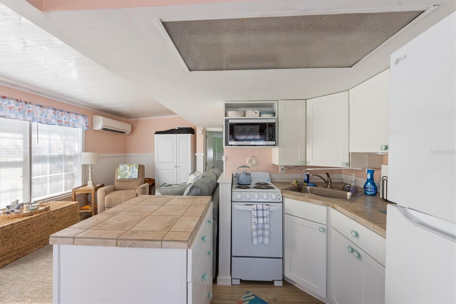 Image 8 of 21 For 2601 Gulf Drive N 733