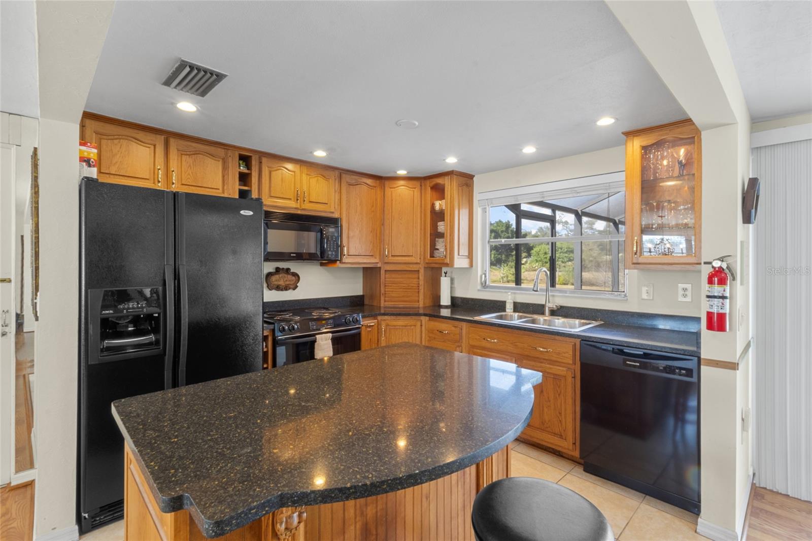 Image 16 of 40 For 2823 Post Road