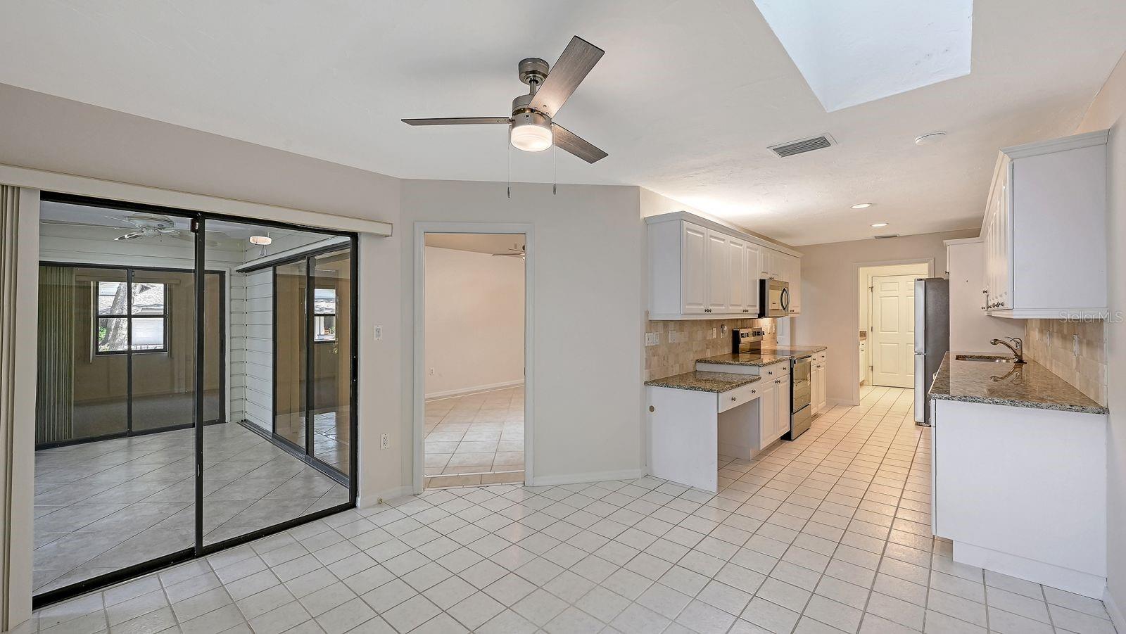 Image 14 of 44 For 4799 Oak Forest Drive W 43