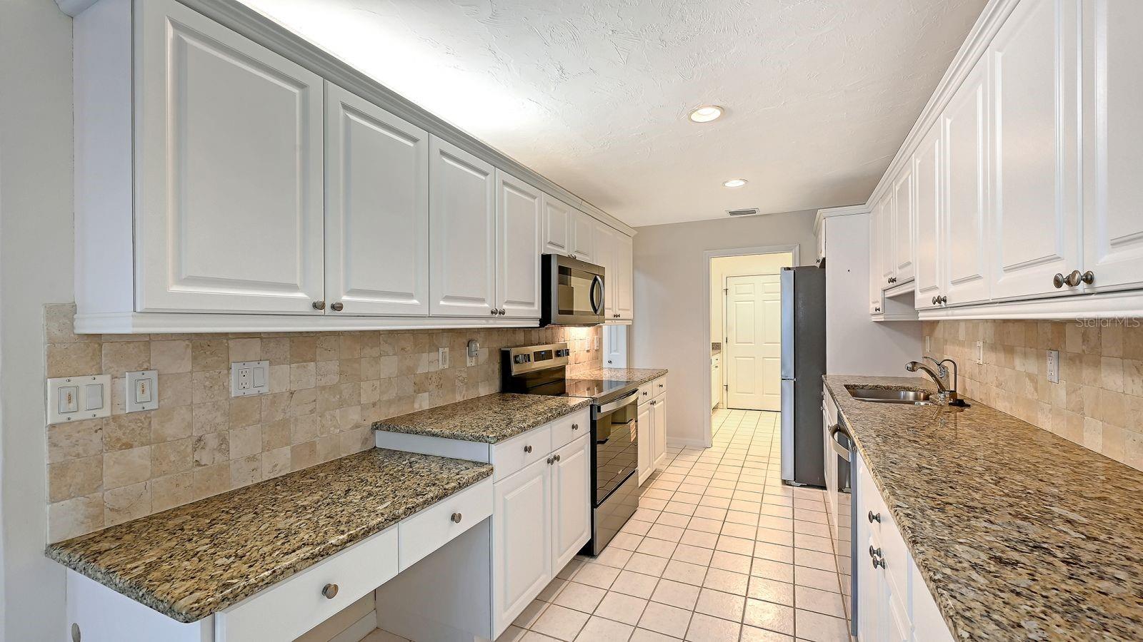 Image 16 of 44 For 4799 Oak Forest Drive W 43