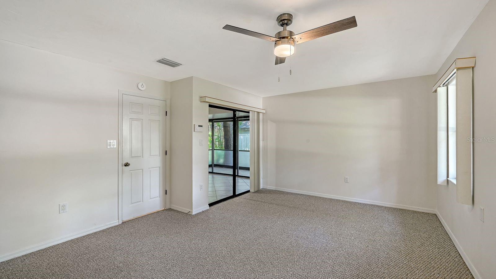 Image 21 of 44 For 4799 Oak Forest Drive W 43