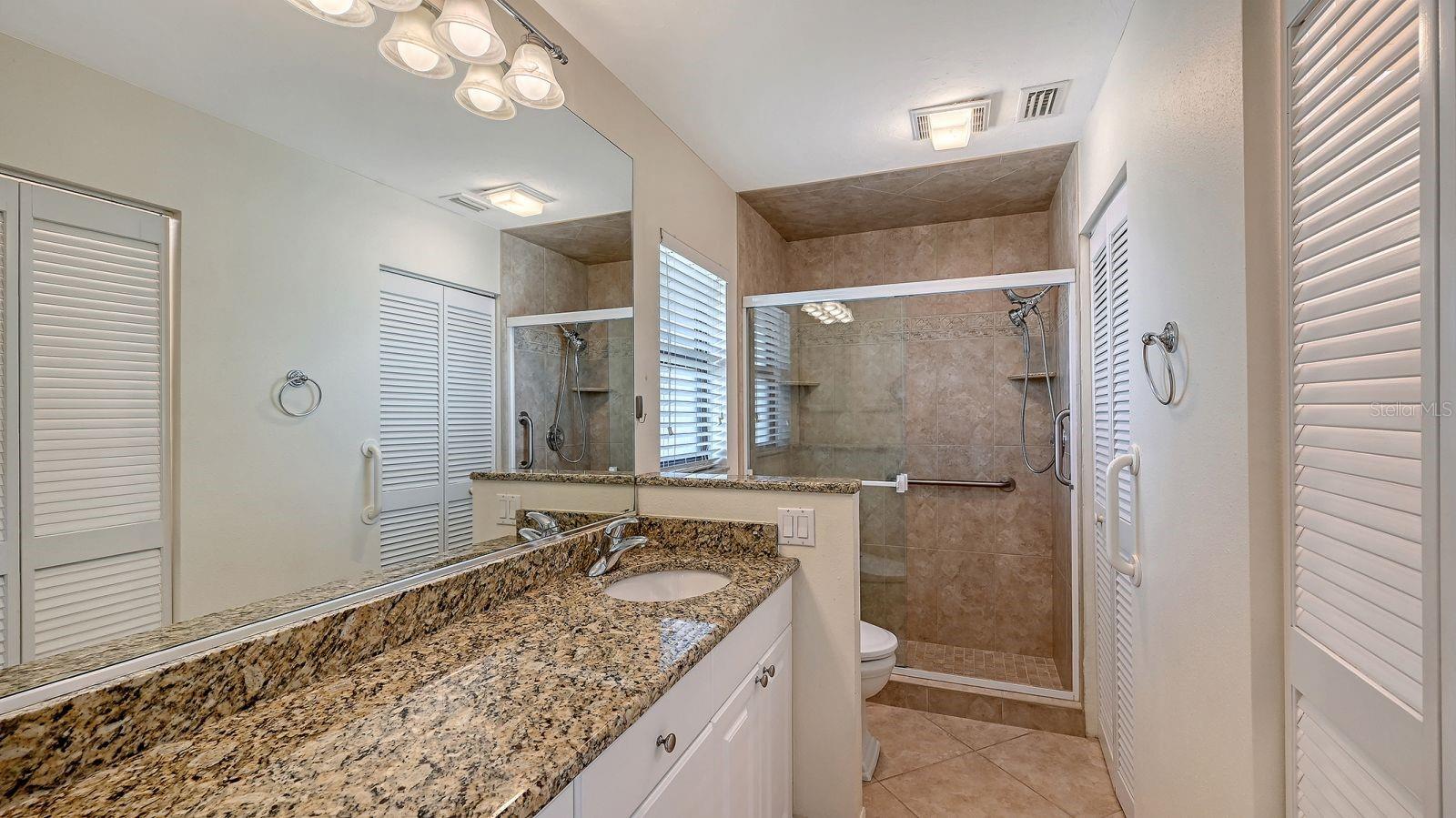 Image 22 of 44 For 4799 Oak Forest Drive W 43