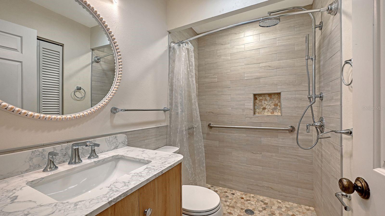 Image 26 of 44 For 4799 Oak Forest Drive W 43