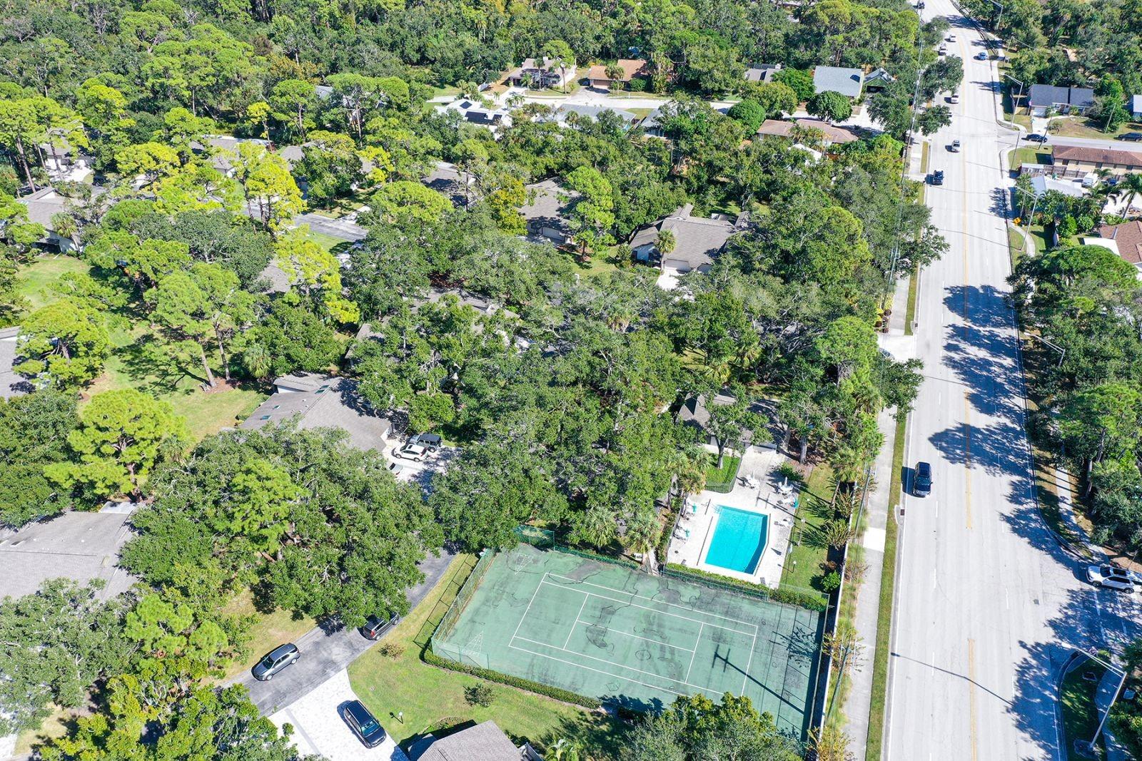 Image 31 of 44 For 4799 Oak Forest Drive W 43