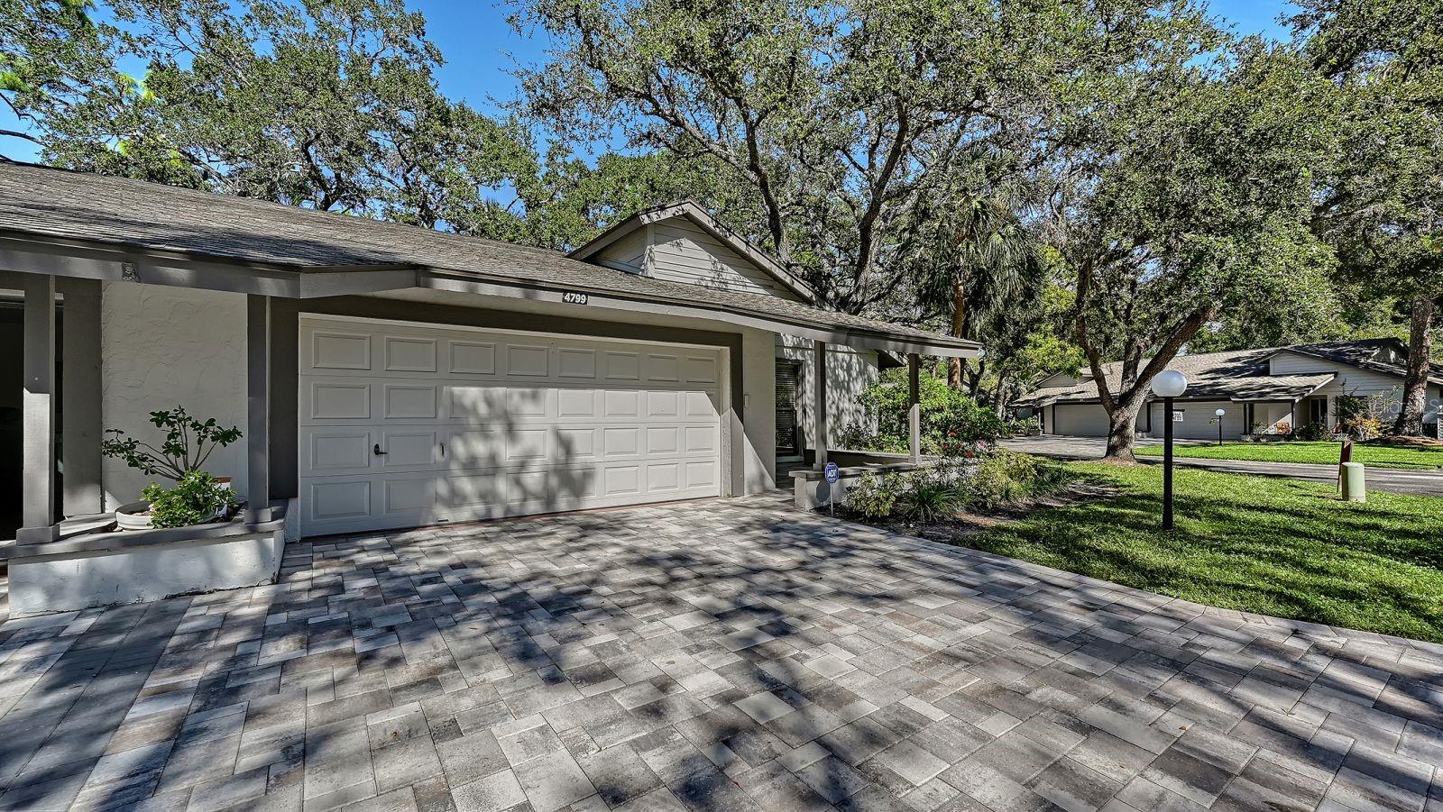 Image 4 of 44 For 4799 Oak Forest Drive W 43