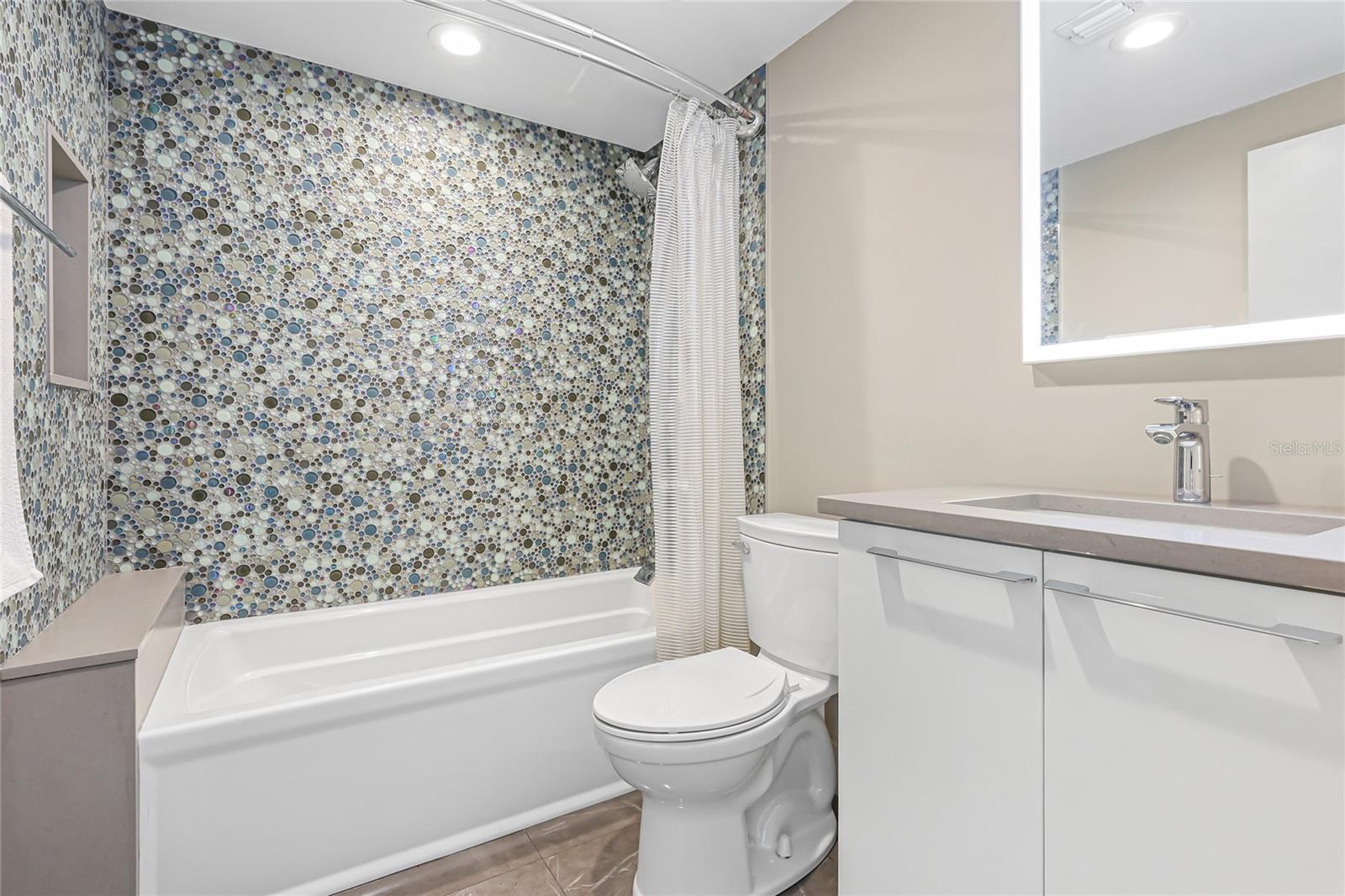 Image 25 of 65 For 455 Longboat Club Road Ph8