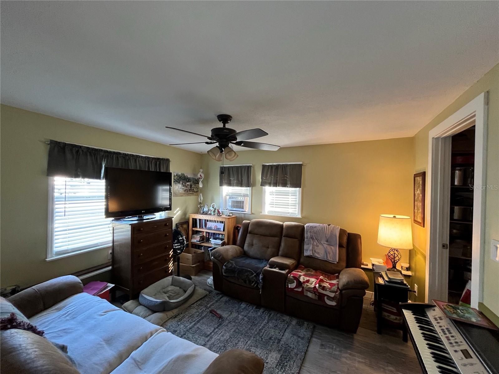 Image 20 of 24 For 3524 Papai Drive