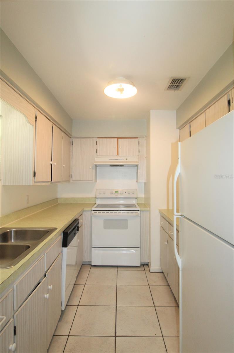 Image 2 of 18 For 5509 Fountain Lake Circle C107