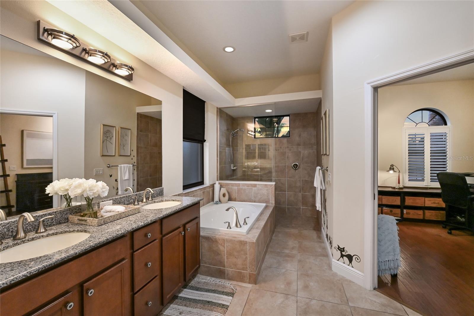 Image 16 of 37 For 525 Mast Drive