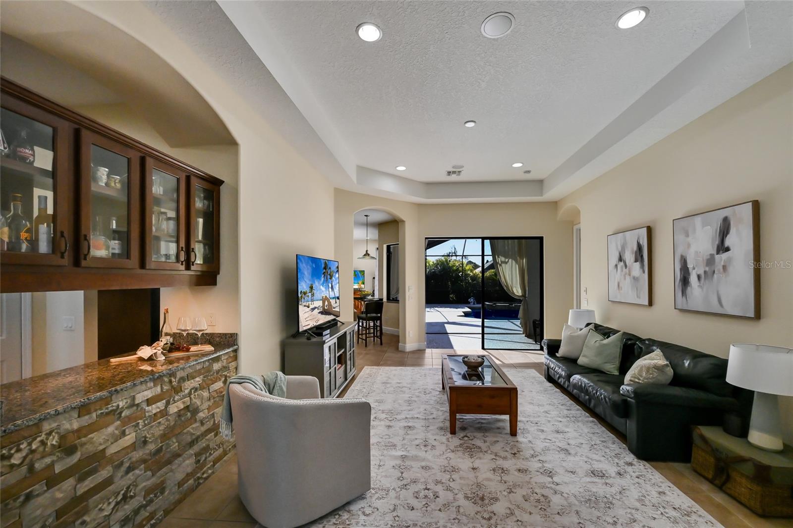 Image 6 of 37 For 525 Mast Drive