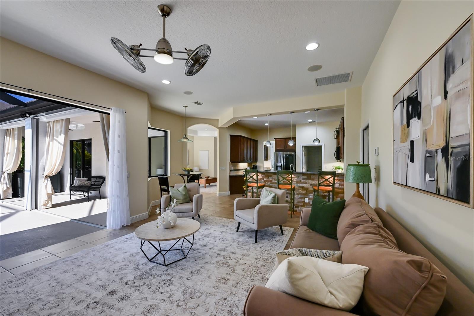 Image 8 of 37 For 525 Mast Drive