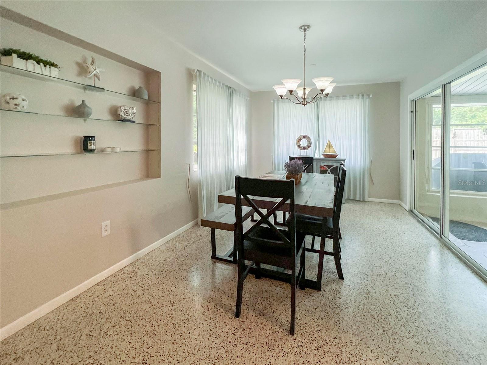 Image 4 of 14 For 1649 Livingstone Street