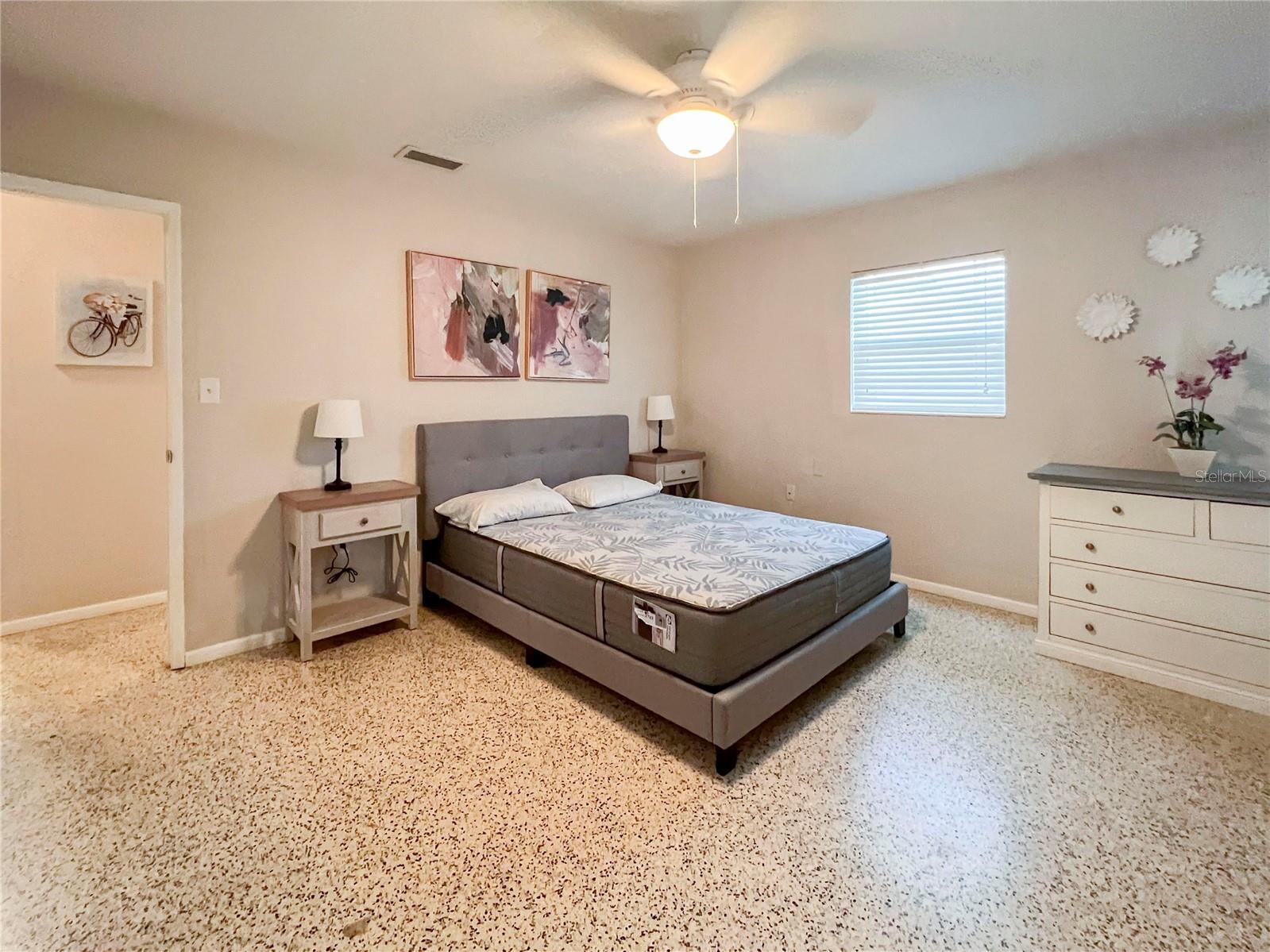 Image 7 of 14 For 1649 Livingstone Street