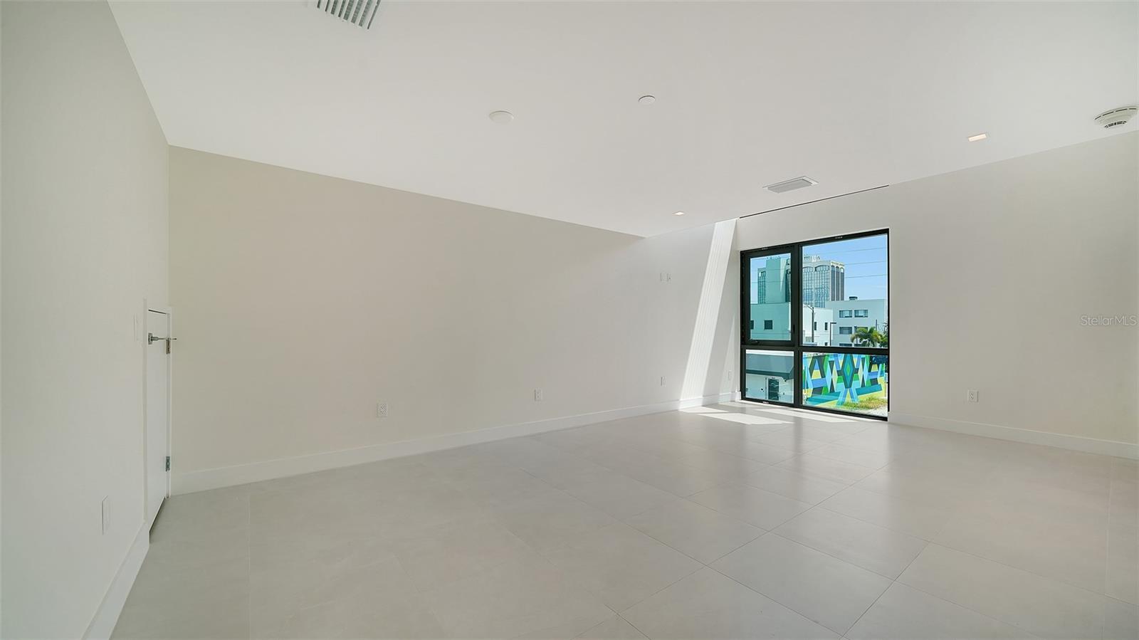 Image 11 of 52 For 1558 4th Street 210