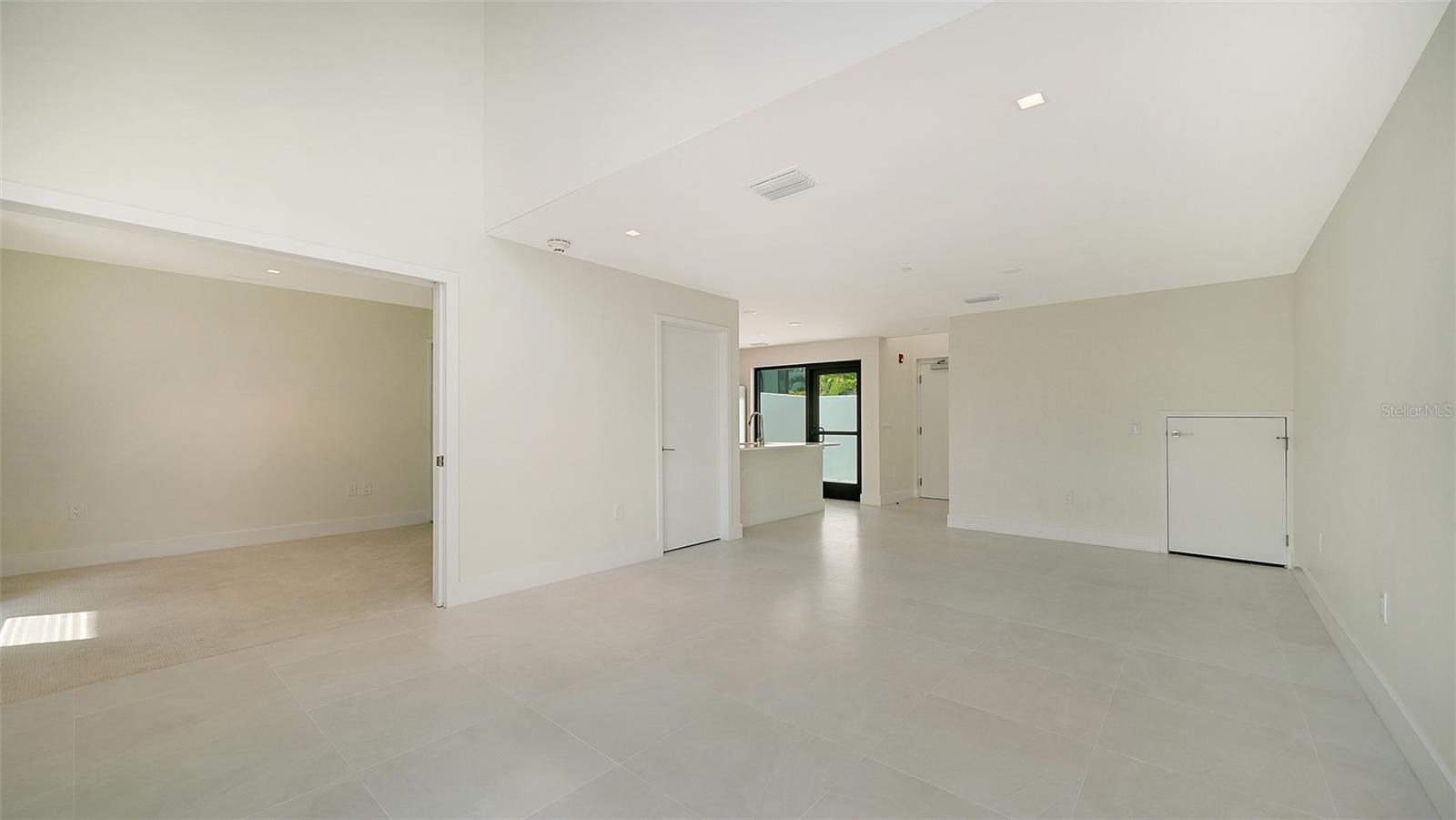 Image 13 of 52 For 1558 4th Street 210