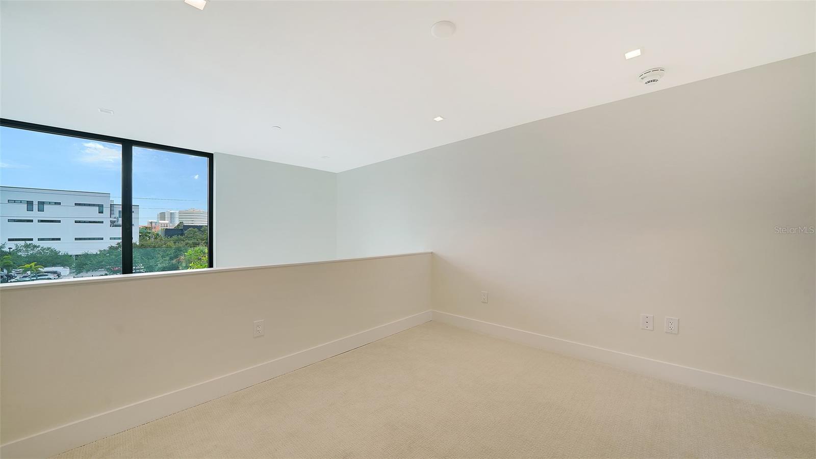 Image 23 of 52 For 1558 4th Street 210