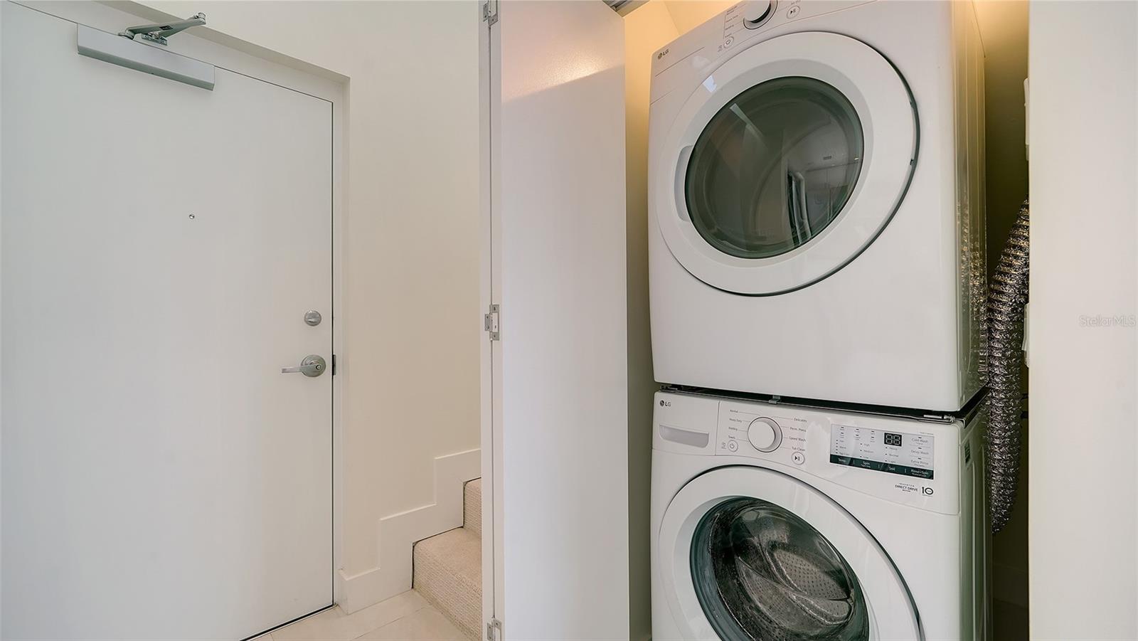 Image 28 of 52 For 1558 4th Street 210