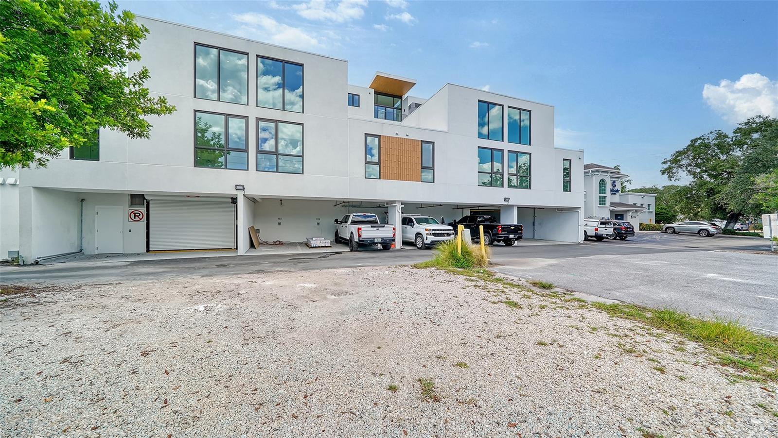 Image 29 of 52 For 1558 4th Street 210