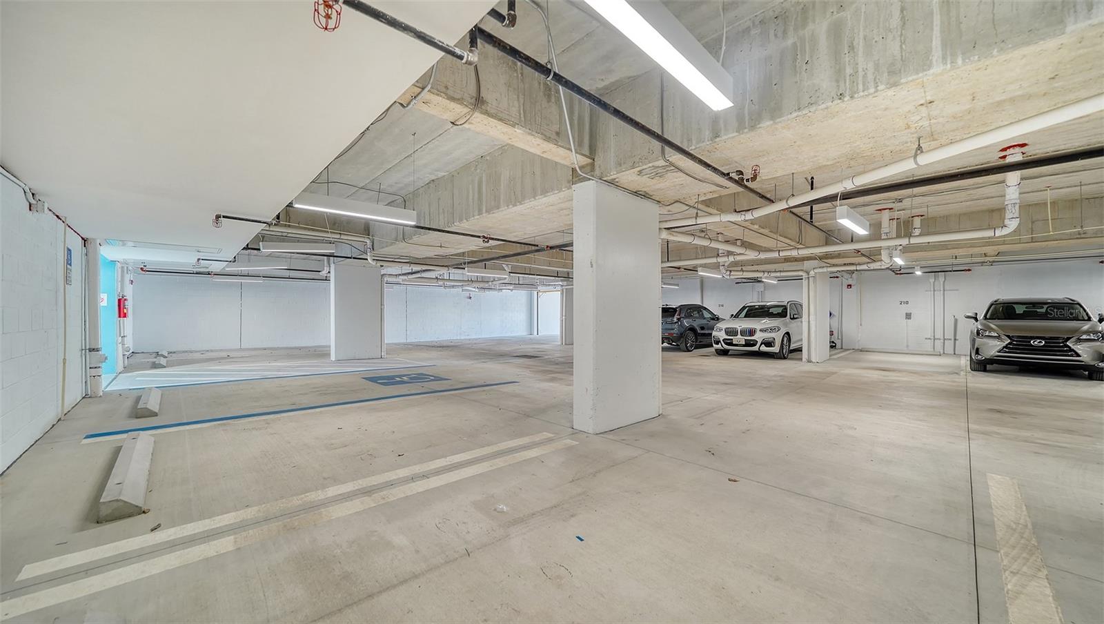 Image 31 of 52 For 1558 4th Street 210