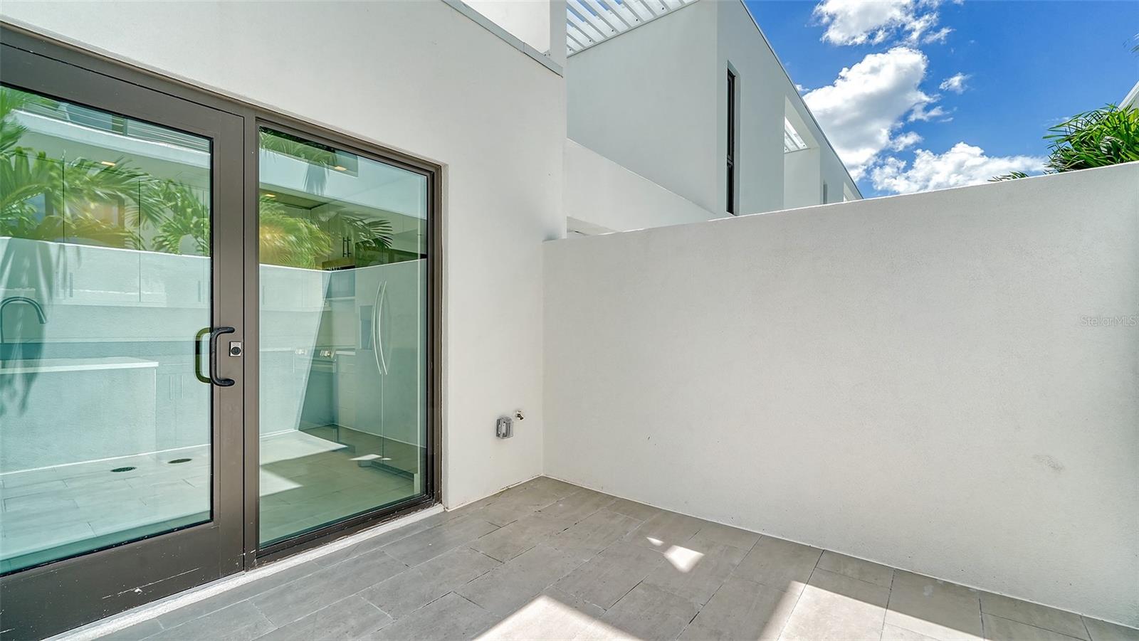 Image 8 of 52 For 1558 4th Street 210