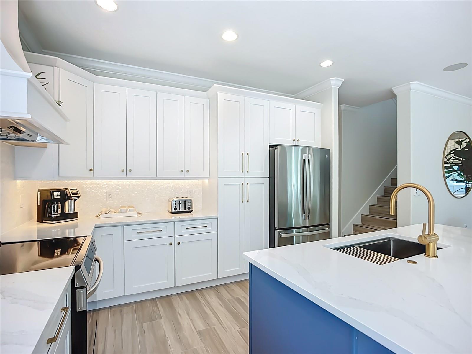 Image 12 of 73 For 215 64th Street