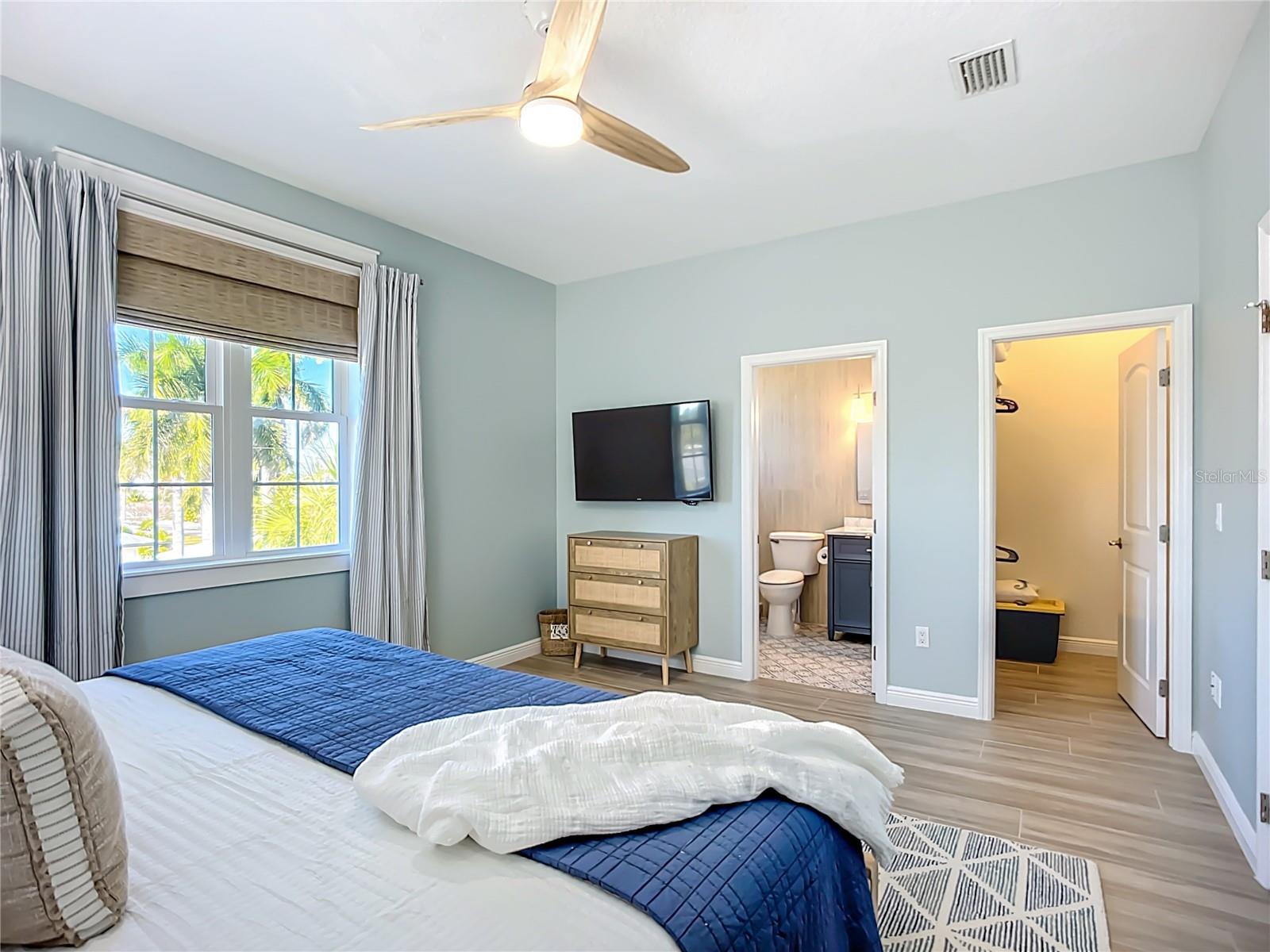 Image 21 of 73 For 215 64th Street