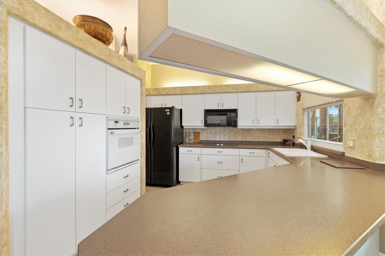 Image 17 of 73 For 1987 White Feather Lane