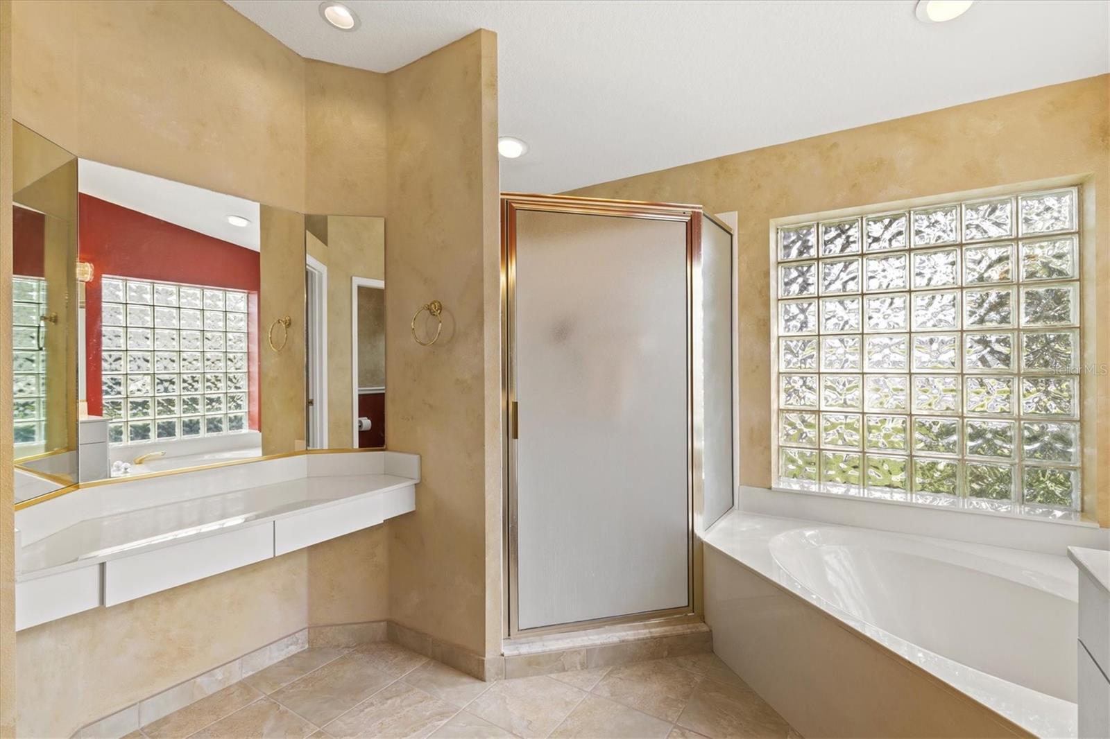 Image 31 of 73 For 1987 White Feather Lane