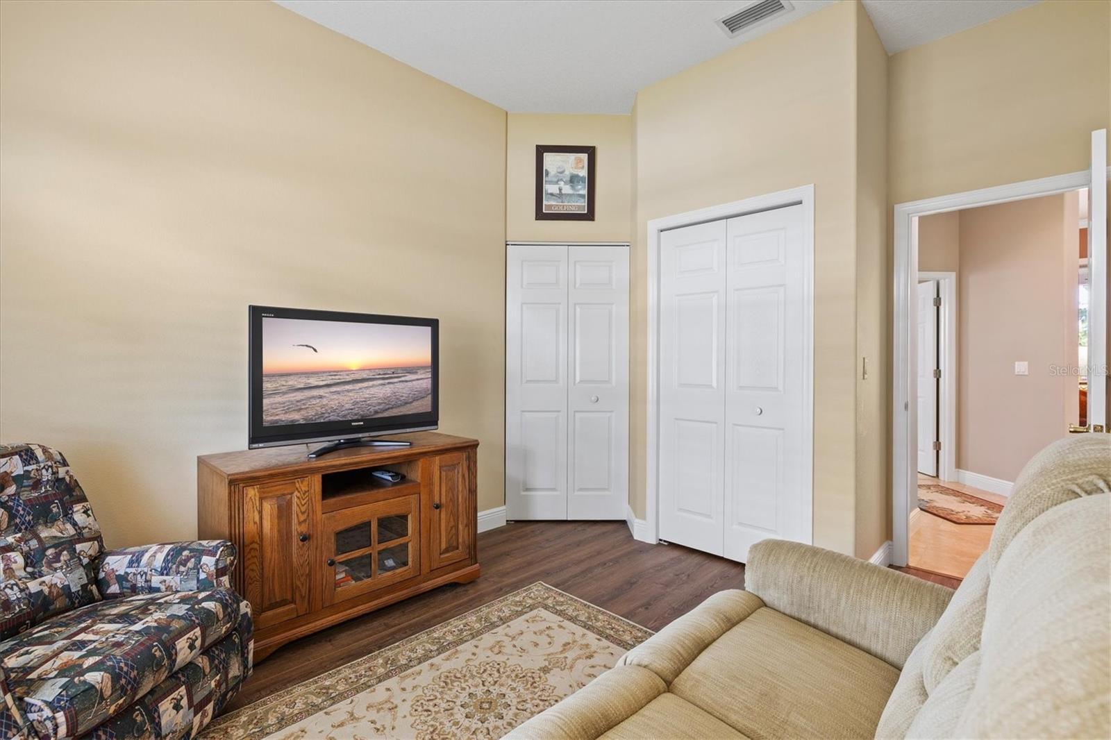 Image 33 of 73 For 1987 White Feather Lane