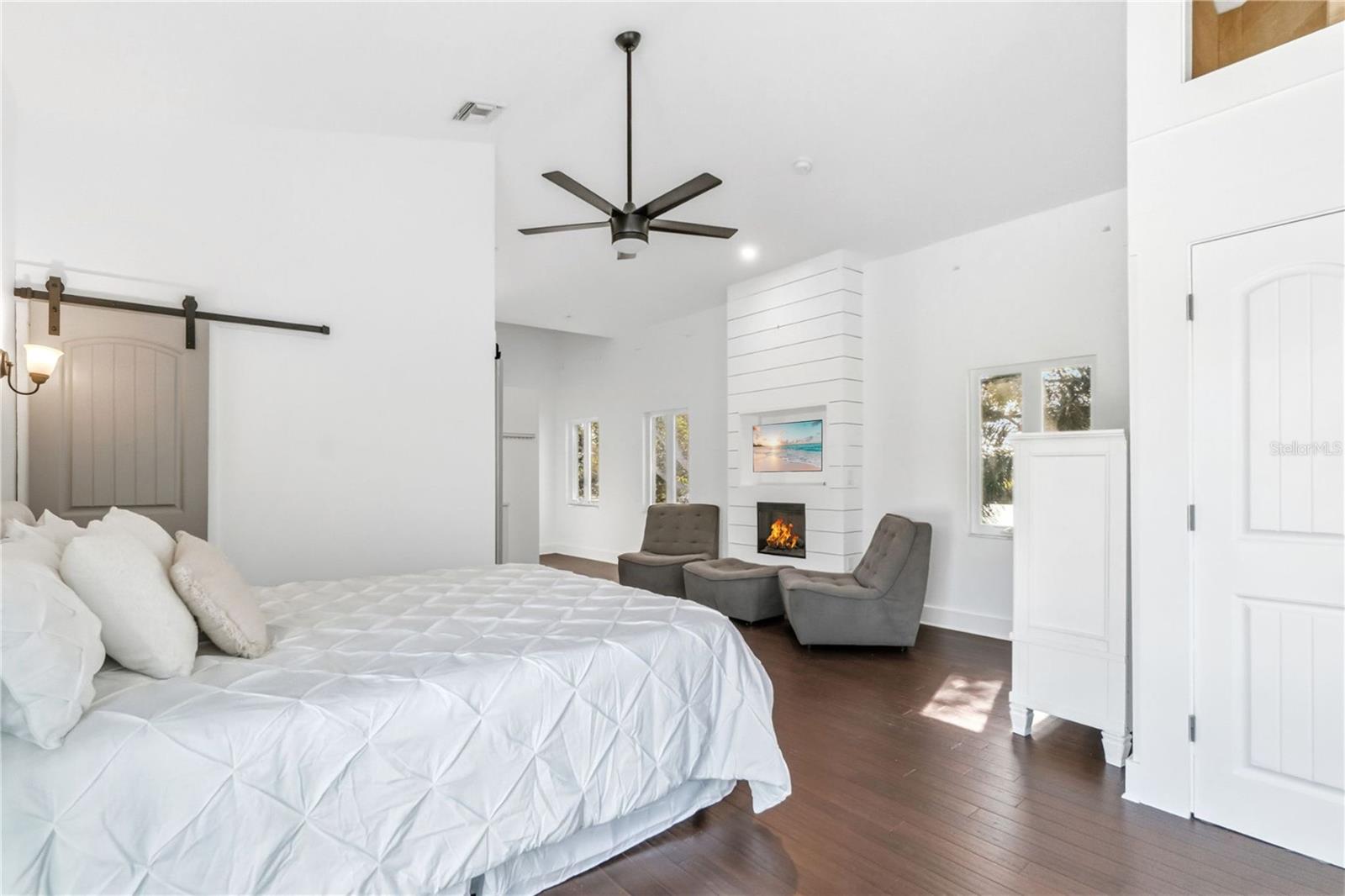 Image 21 of 30 For 3410 School Avenue