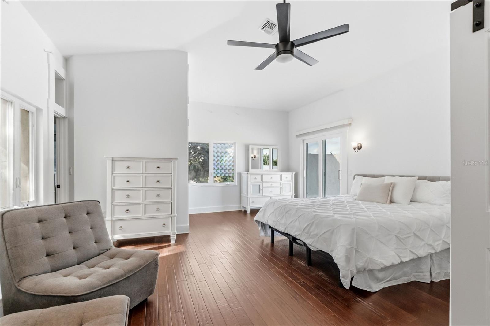 Image 22 of 30 For 3410 School Avenue