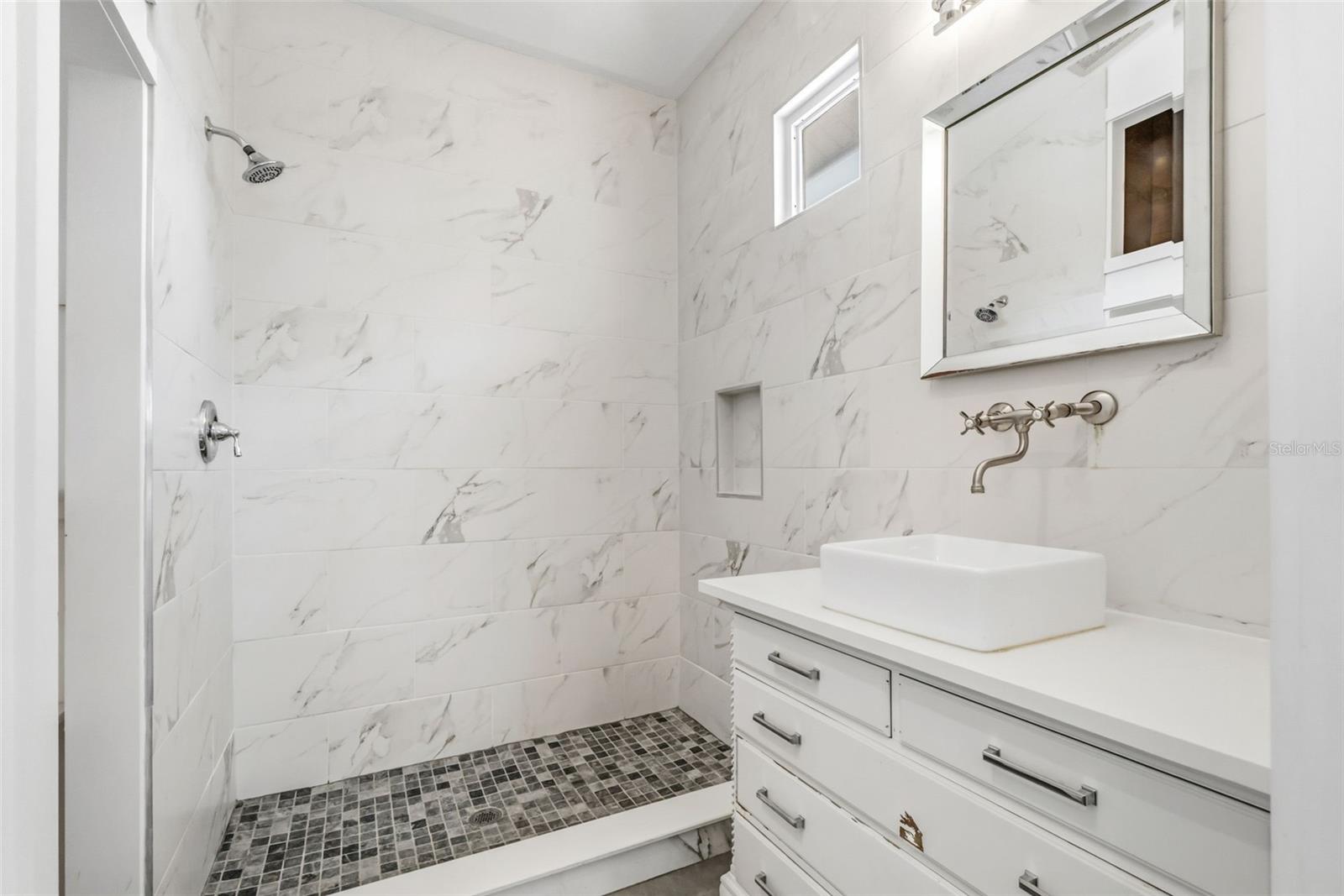 Image 23 of 30 For 3410 School Avenue