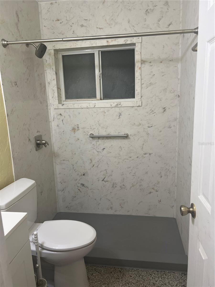 Image 4 of 5 For 514 Ponder Ave