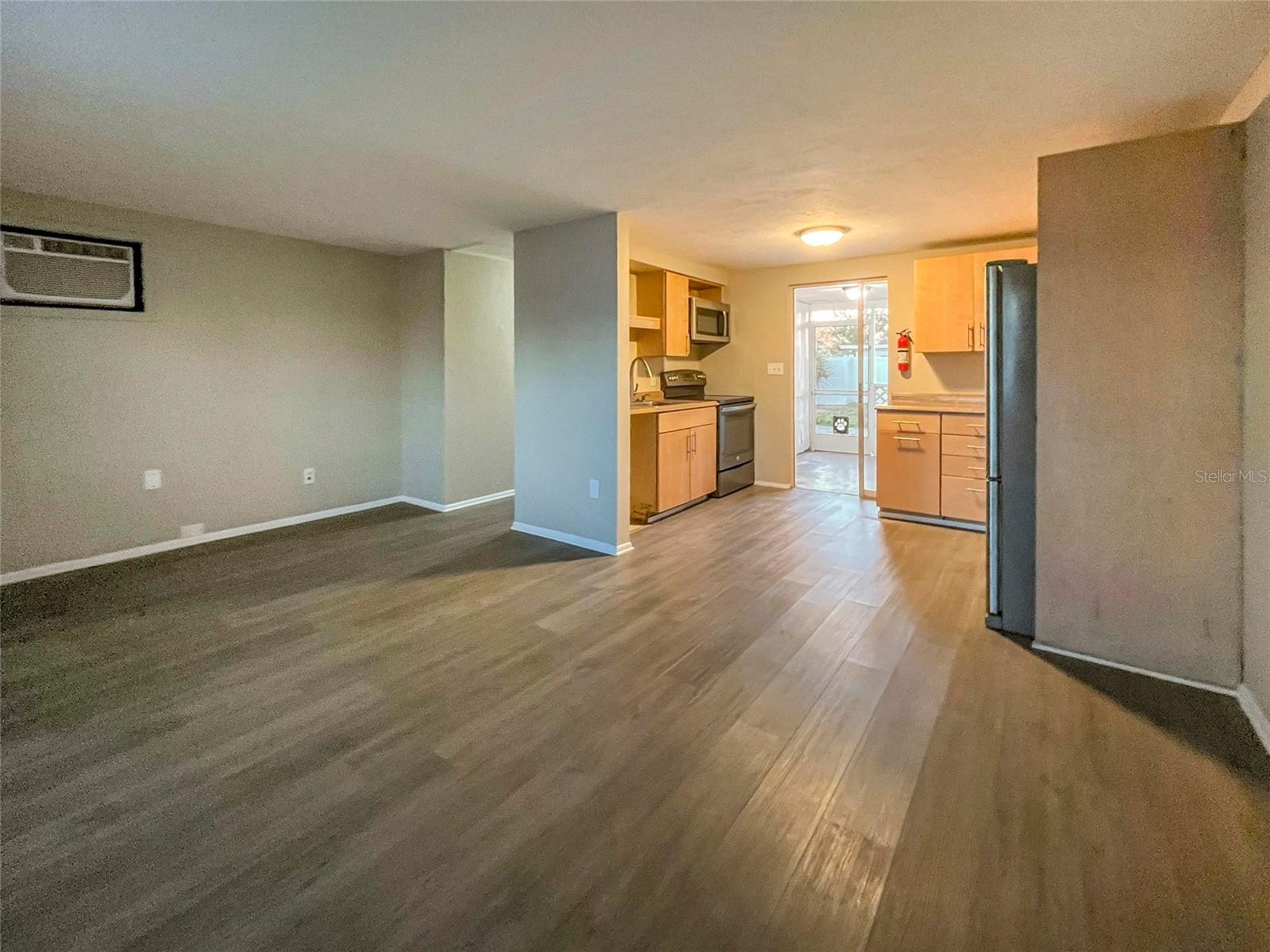 Image 4 of 12 For 5331 Olive Avenue