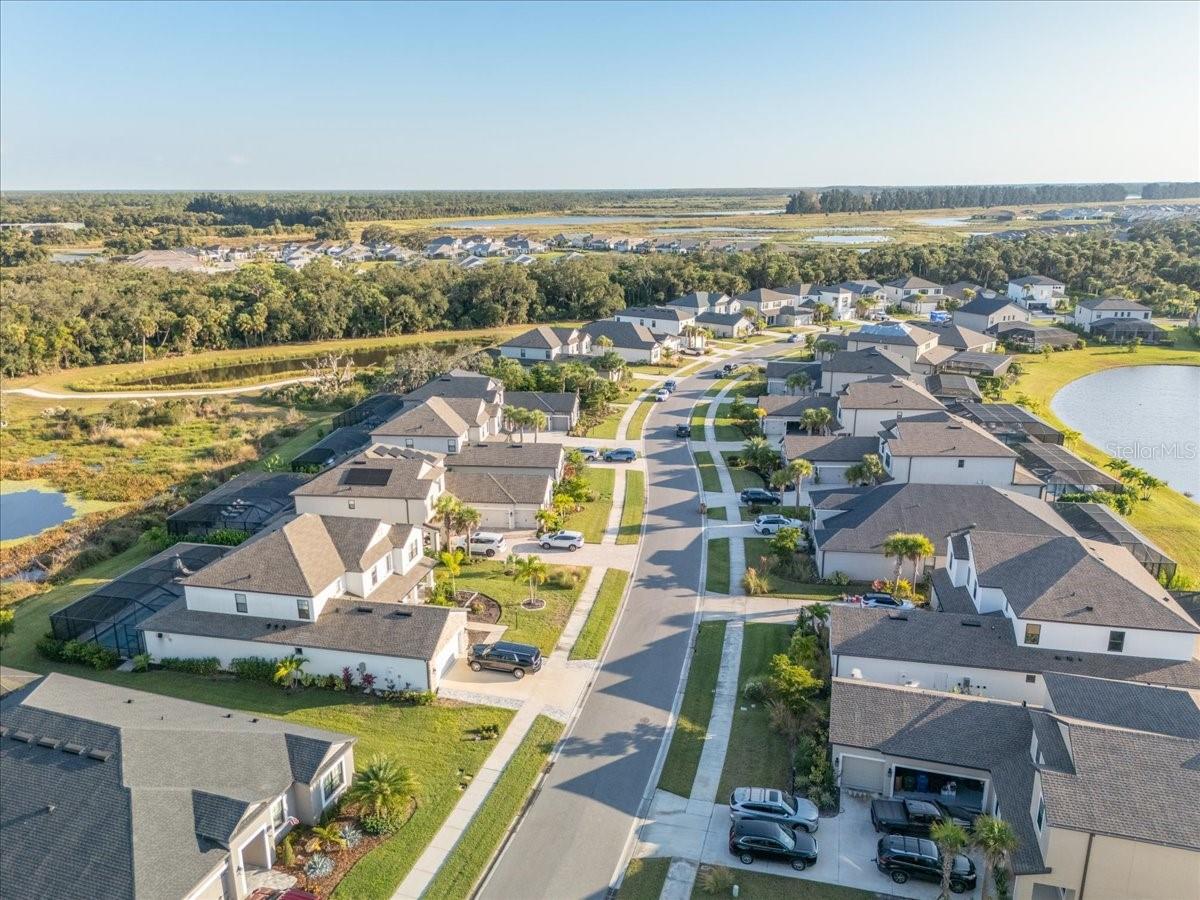 Image 3 of 86 For 10215 Milky Way Circle