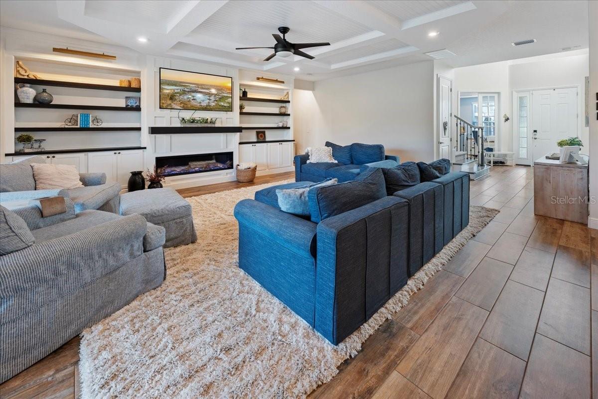 Image 32 of 86 For 10215 Milky Way Circle