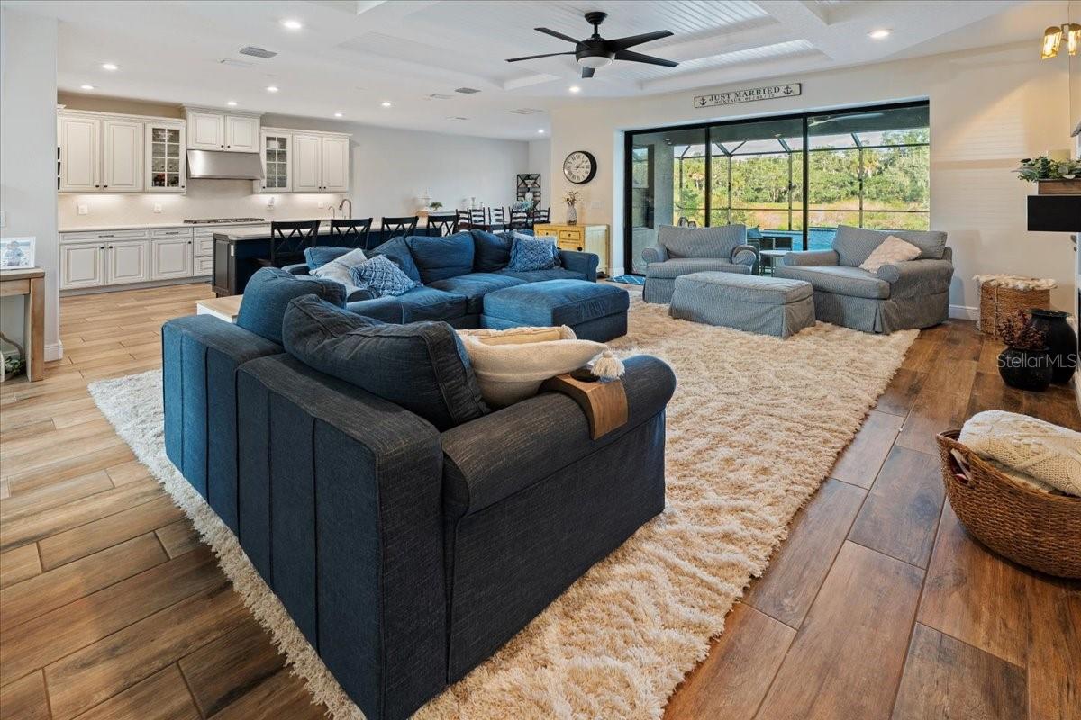 Image 33 of 86 For 10215 Milky Way Circle