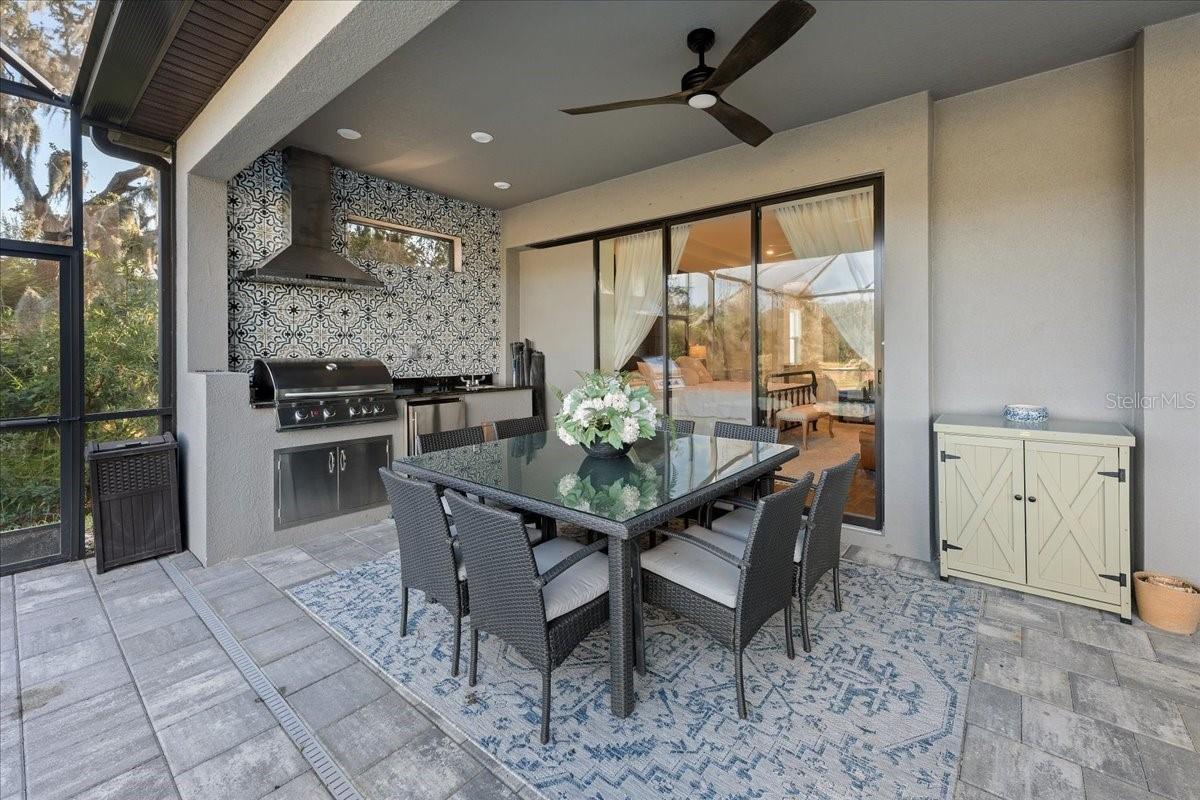 Image 9 of 86 For 10215 Milky Way Circle