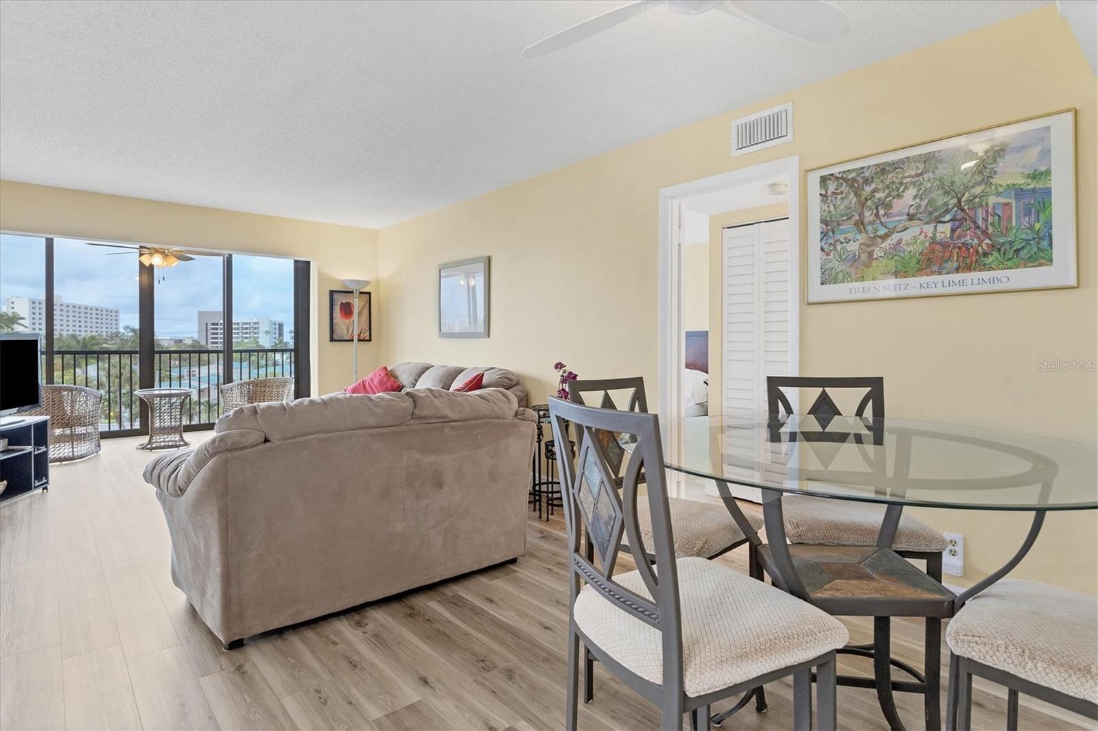 Image 15 of 54 For 5855 Midnight Pass Road 420