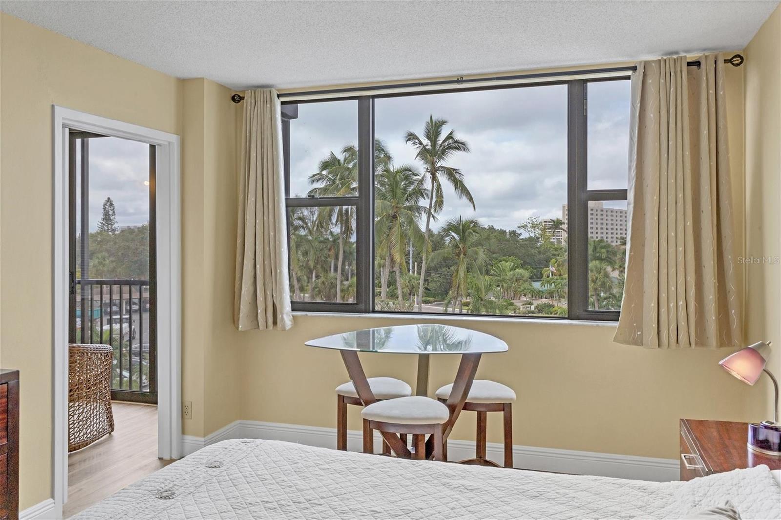 Image 18 of 54 For 5855 Midnight Pass Road 420