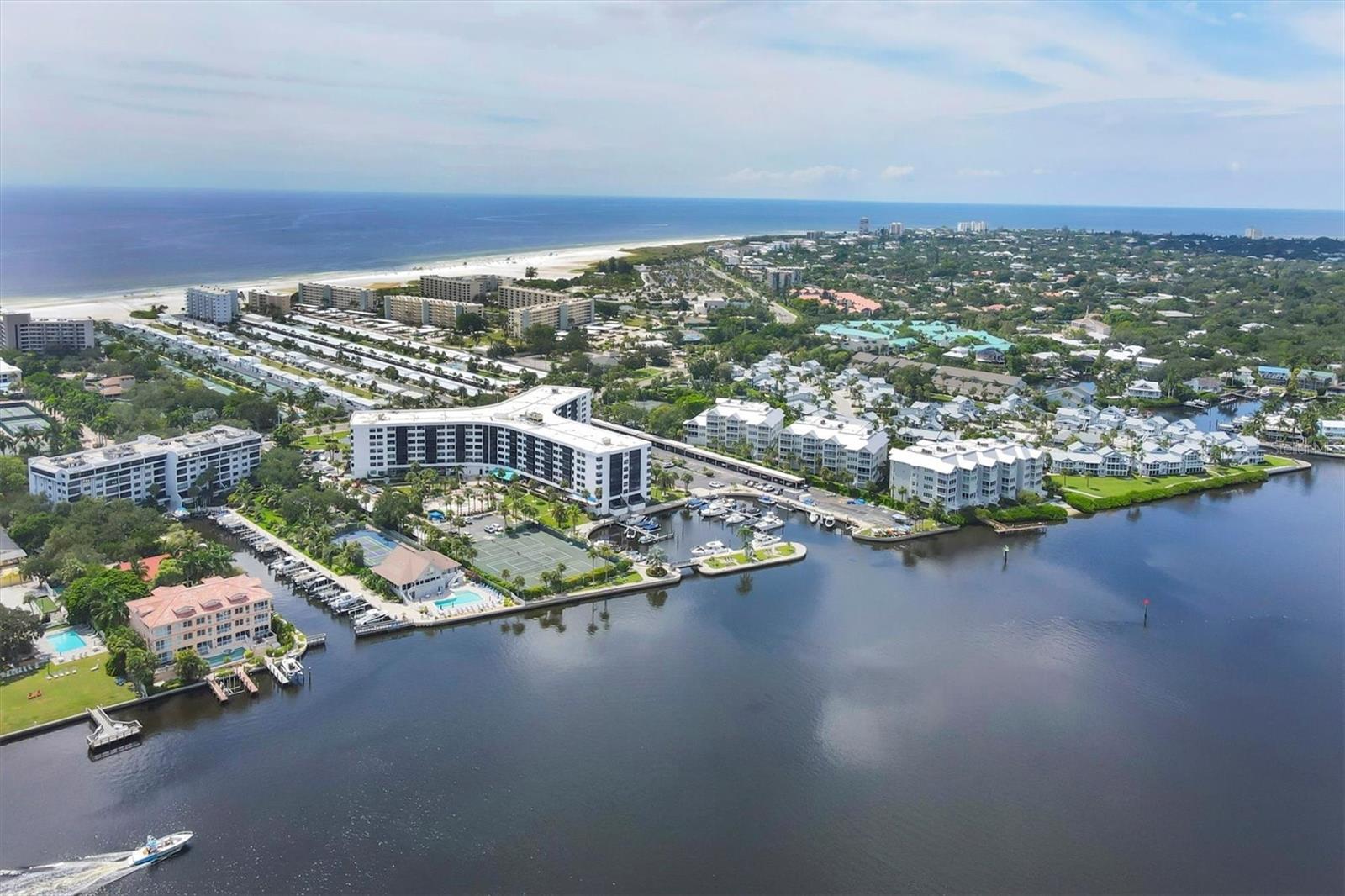 Image 29 of 54 For 5855 Midnight Pass Road 420