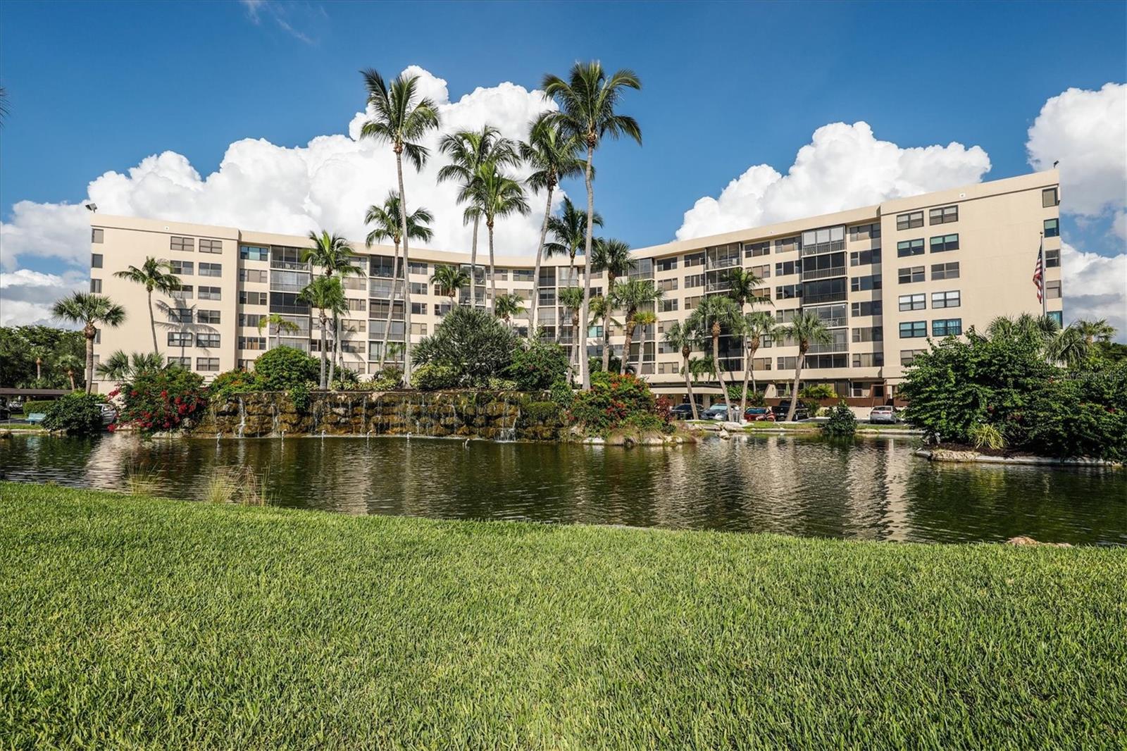 Image 31 of 54 For 5855 Midnight Pass Road 420