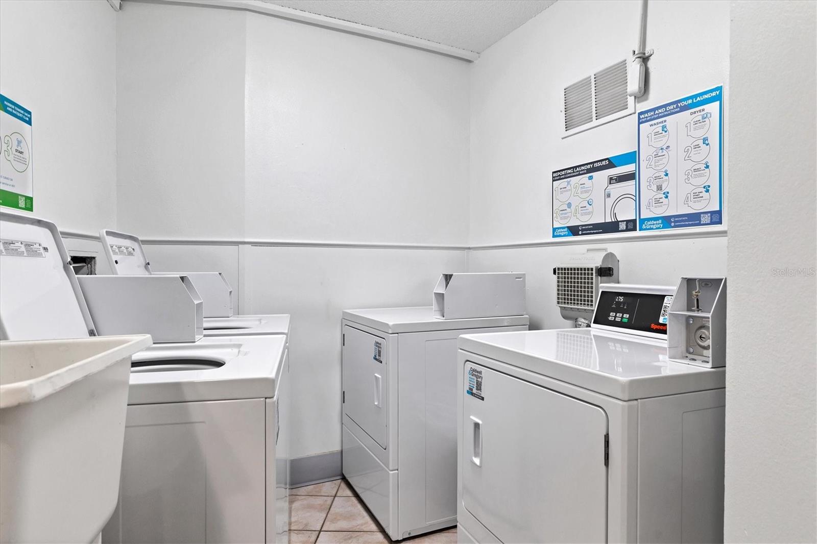 Image 36 of 54 For 5855 Midnight Pass Road 420