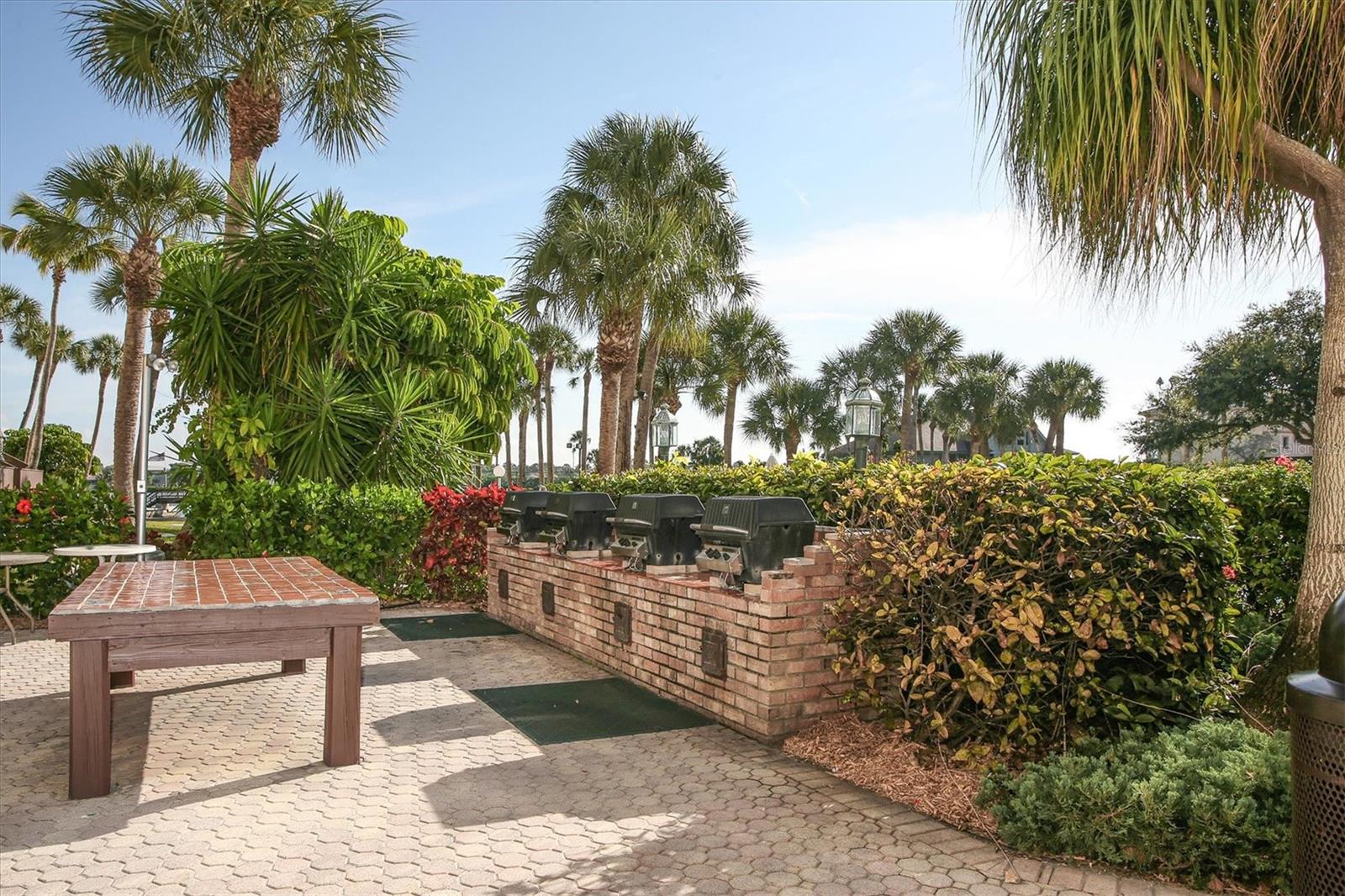 Image 38 of 54 For 5855 Midnight Pass Road 420