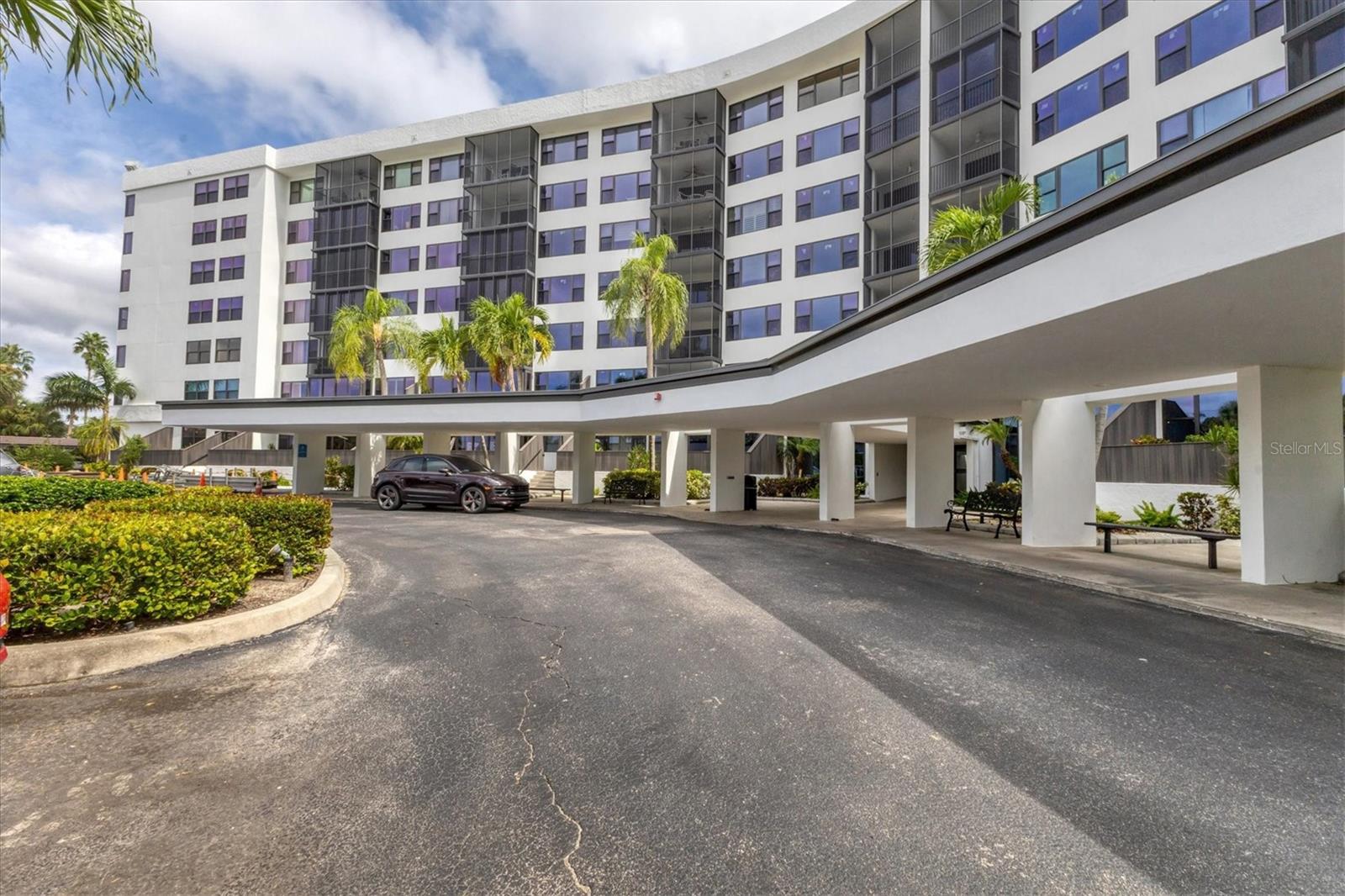 Image 4 of 54 For 5855 Midnight Pass Road 420