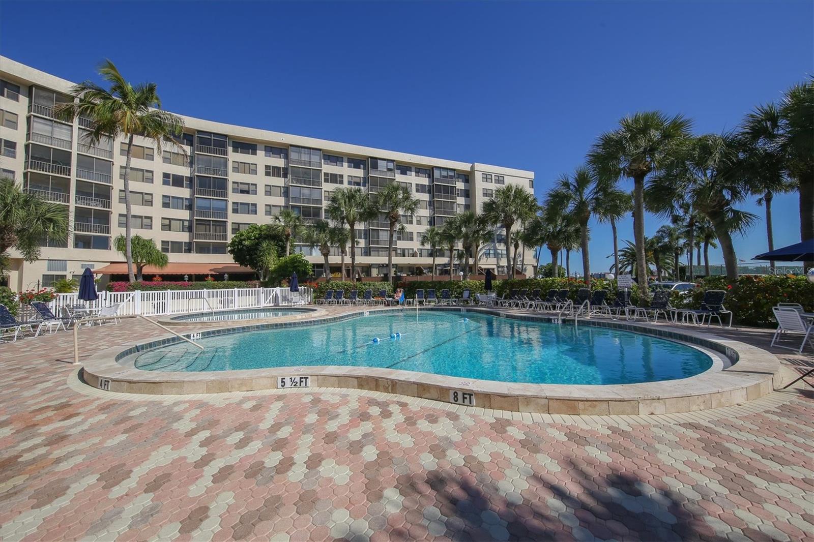 Image 40 of 54 For 5855 Midnight Pass Road 420