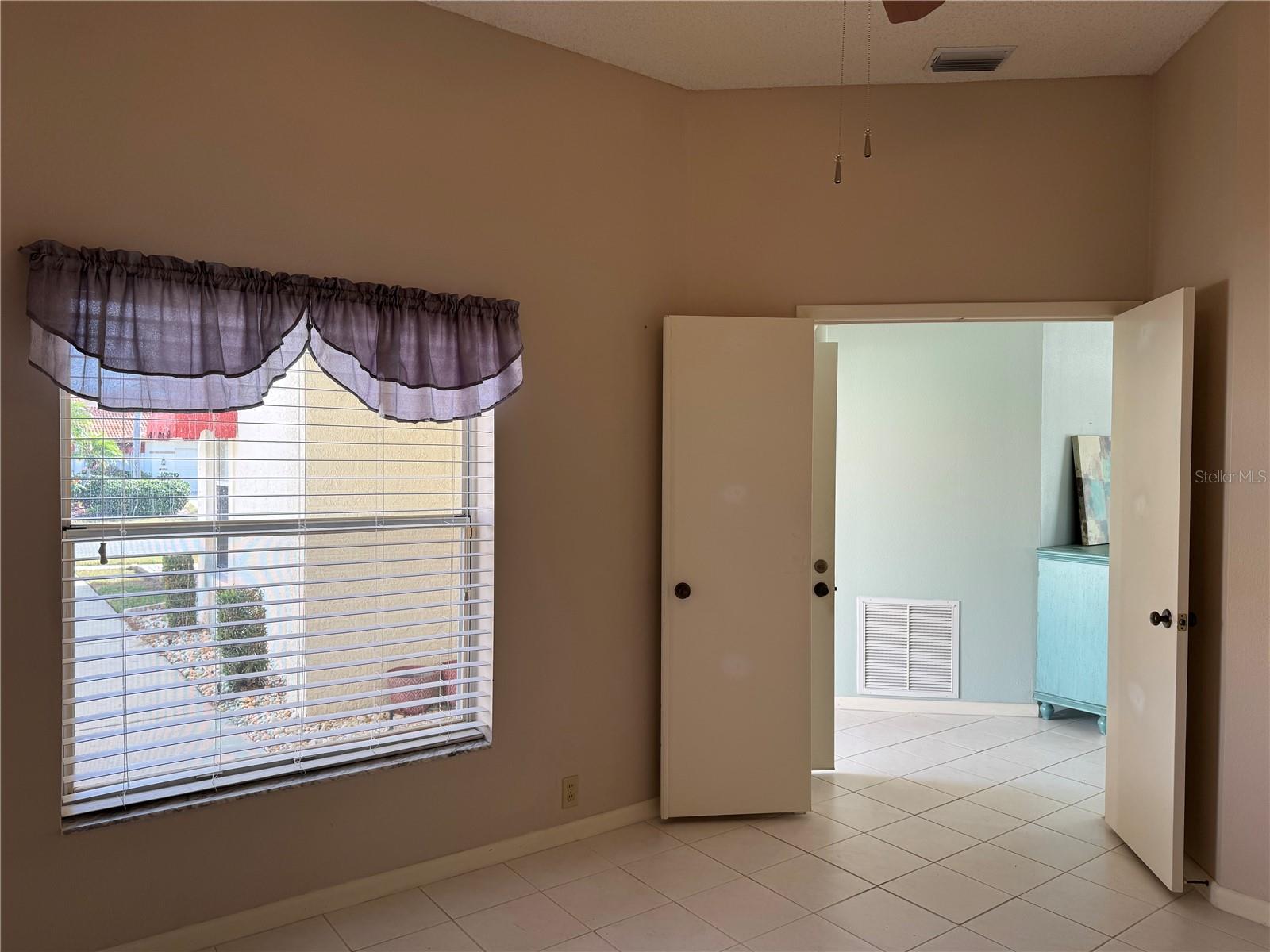 Image 15 of 21 For 4720 Peridia Boulevard E