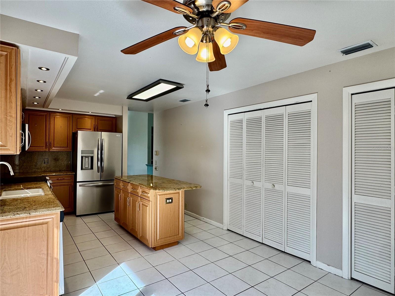 Image 7 of 21 For 4720 Peridia Boulevard E